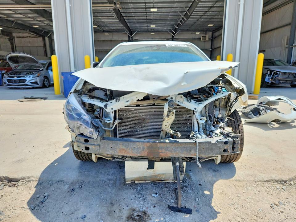 Photo 5 from auction – 2017 TOYOTA COROLLA with VIN 5YFBURHE3HP622854