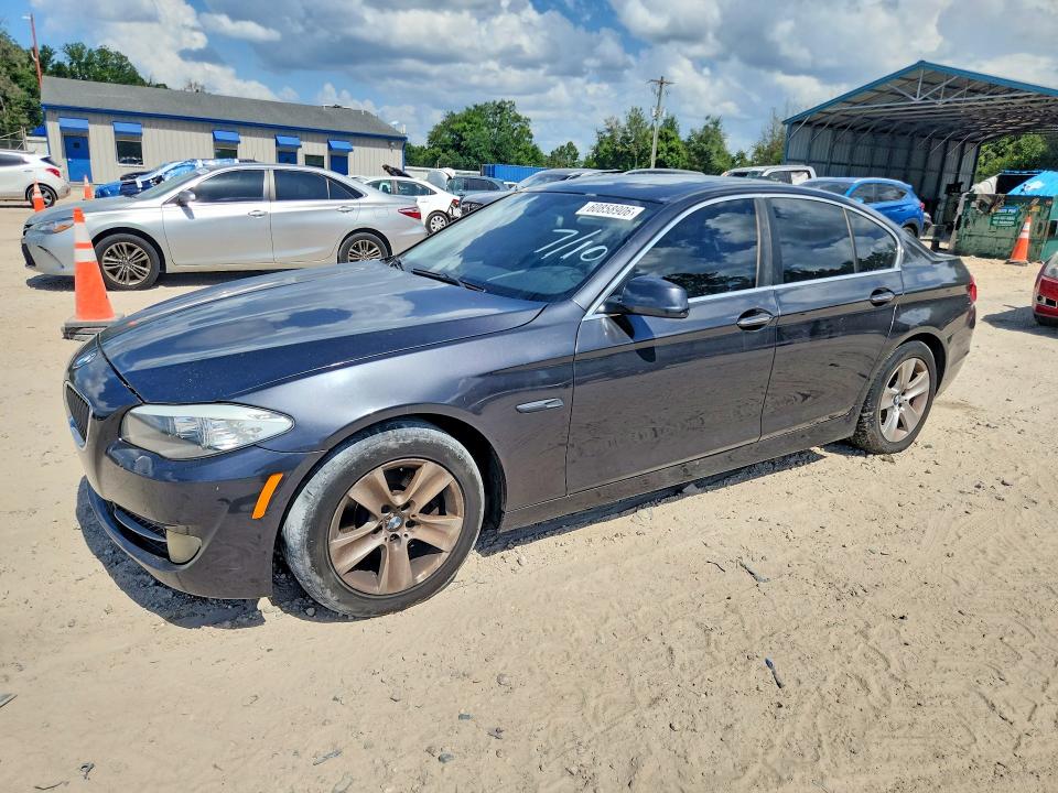 BMW 528XI 2013 with VIN WBAXH5C54DD110010 - Photo from auction