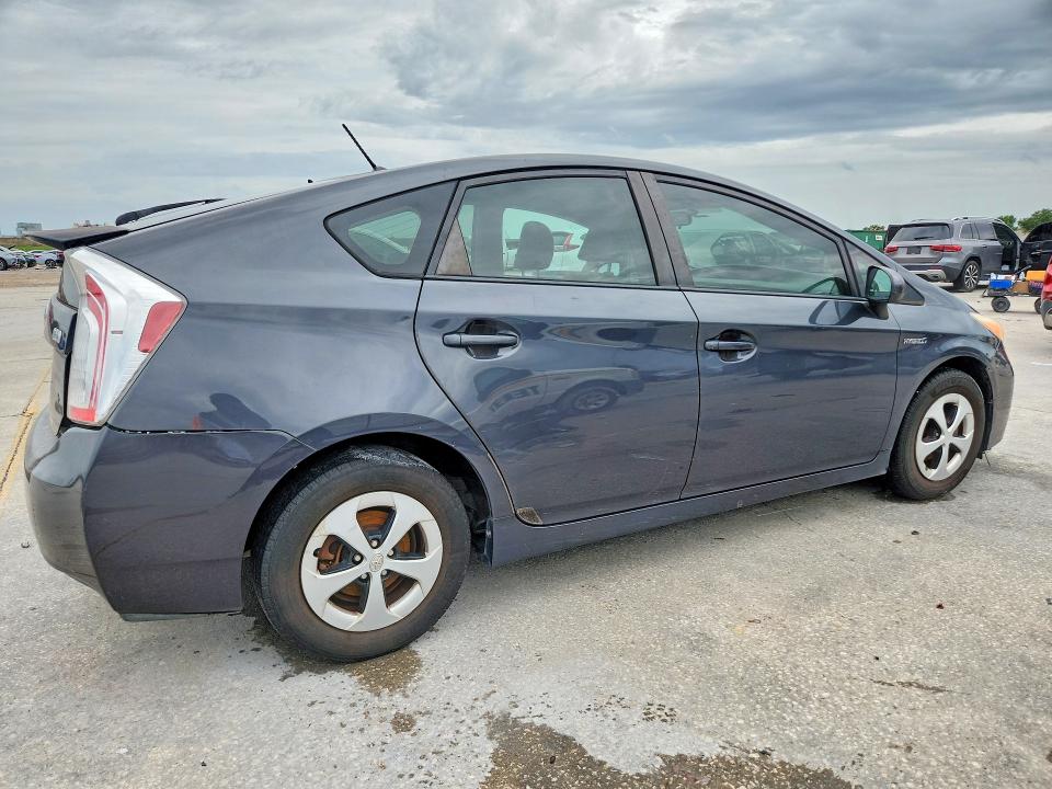 Photo 3 from auction – 2014 TOYOTA PRIUS with VIN JTDKN3DU3E0380807