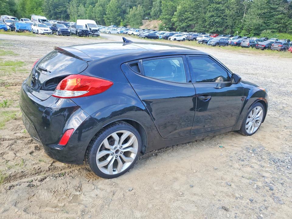 Photo 3 from auction – 2015 HYUNDAI VELOSTER with VIN KMHTC6AD1FU232290