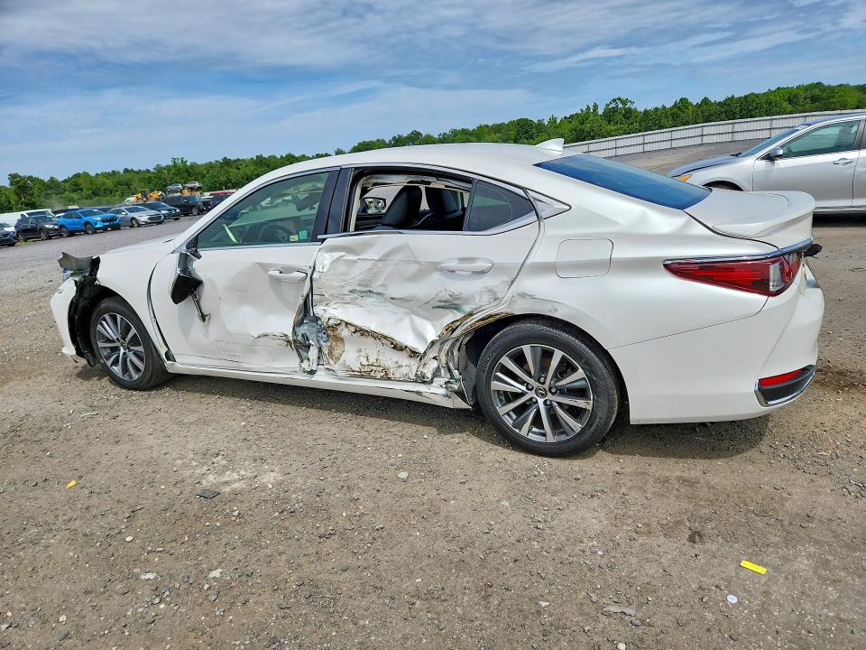 Photo 2 from auction – 2019 LEXUS ES with VIN JTHB21B11K2057862