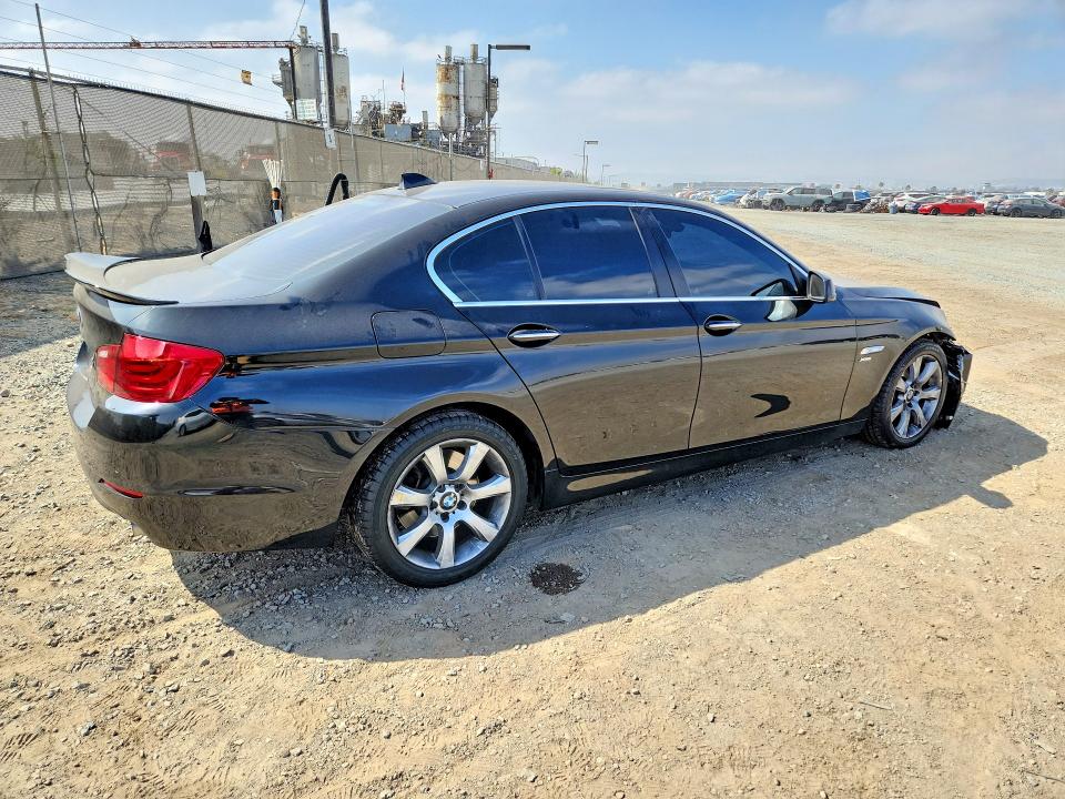 Photo 3 from auction – 2011 BMW 550 with VIN WBAFU9C5XBC786348