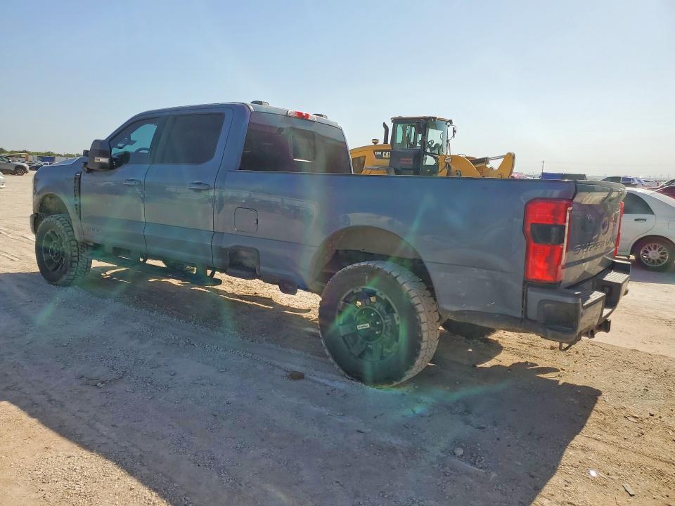 Photo 2 from auction – 2023 FORD F350 with VIN 1FT8W3BT3PEC23107