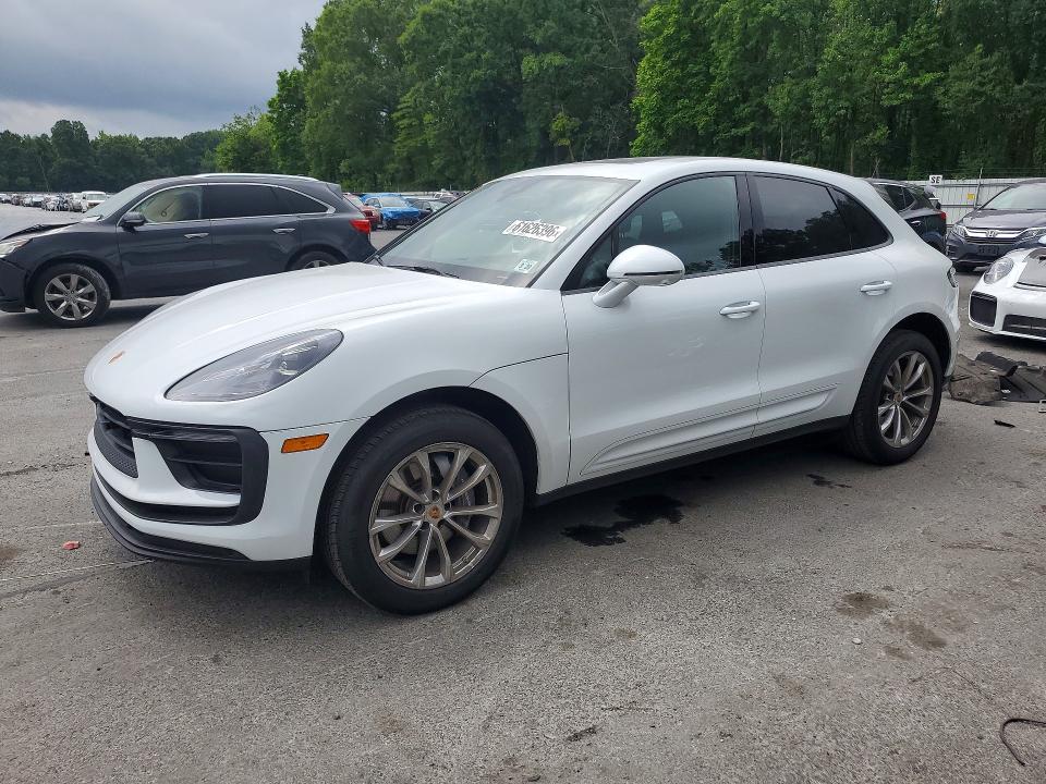 2023 PORSCHE MACAN