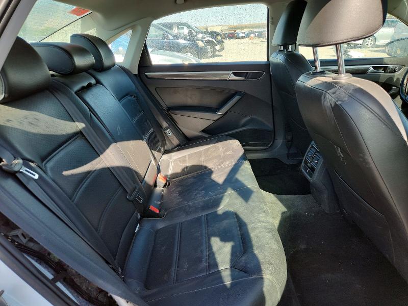 Photo 10 from auction – 2016 VOLKSWAGEN PASSAT with VIN 1VWBT7A38GC009424