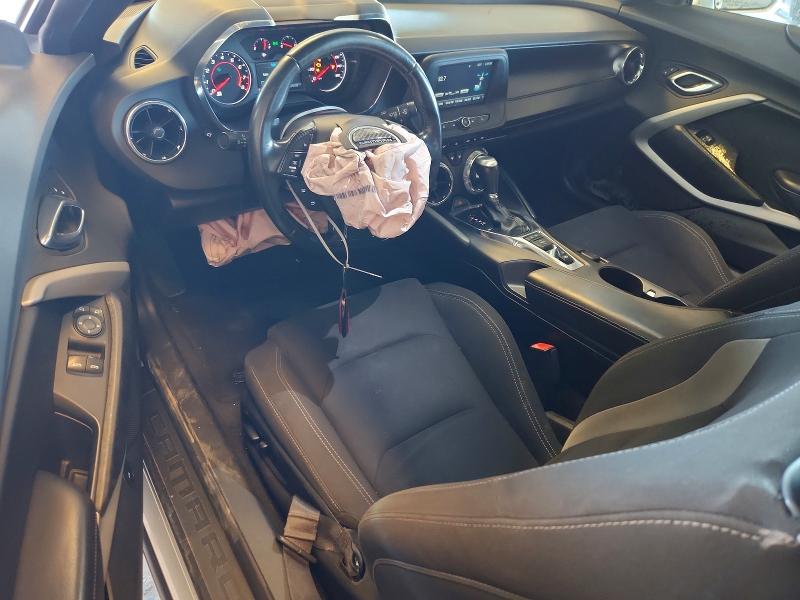 Photo 8 from auction – 2018 CHEVROLET CAMARO with VIN 1G1FB1RX1J0156133