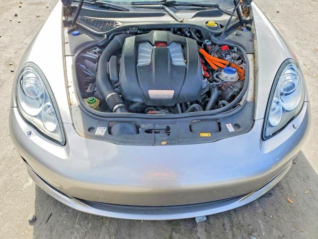 Photo 11 from auction – 2012 PORSCHE PANAMERA with VIN WP0AD2A78CL045531