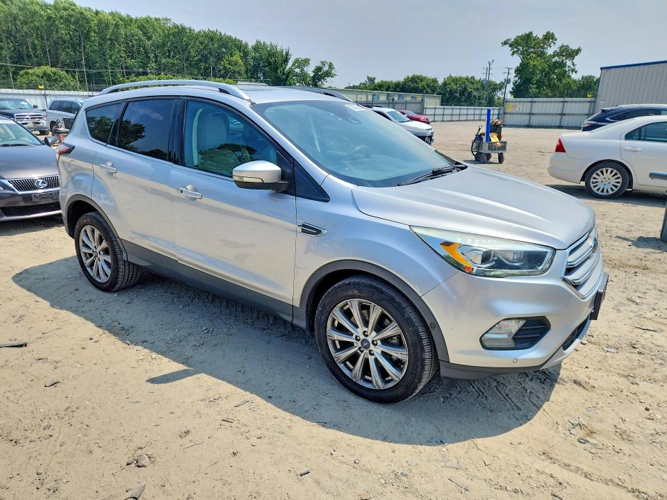 Photo 4 from auction – 2017 FORD ESCAPE with VIN 1FMCU9J9XHUD60640