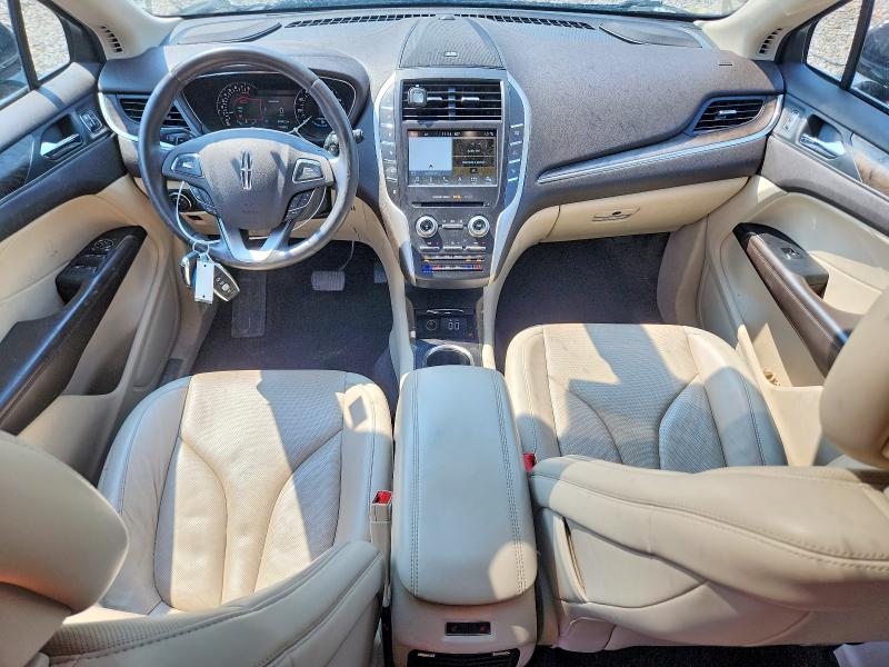 Photo 8 from auction – 2017 LINCOLN MKC with VIN 5LMTJ3DH7HUL36401