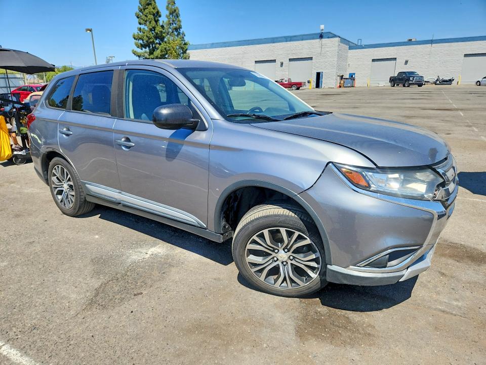 Zdjęcie 4 z aukcji – 2017 MITSUBISHI OUTLANDER z VIN JA4AD2A39HZ040740