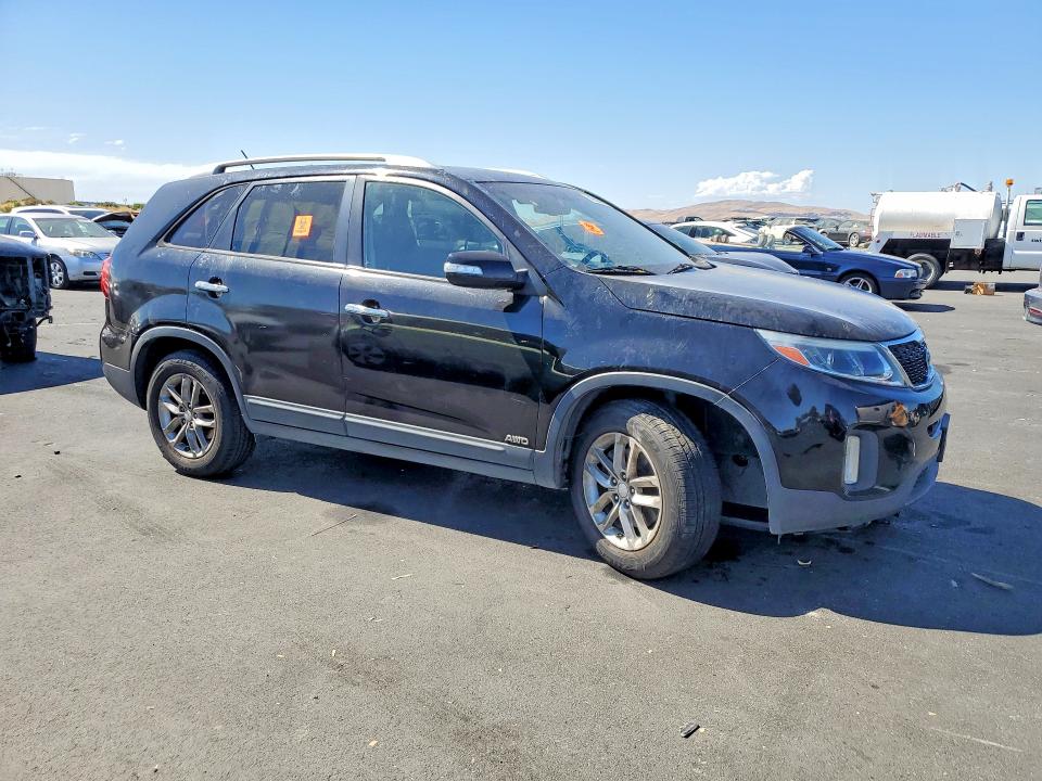 Photo 4 from auction – 2014 KIA SORENTO with VIN 5XYKTCA6XEG518610