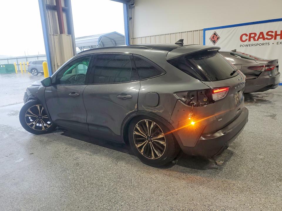 Photo 2 from auction – 2022 FORD ESCAPE with VIN 1FMCU0G65NUB62133