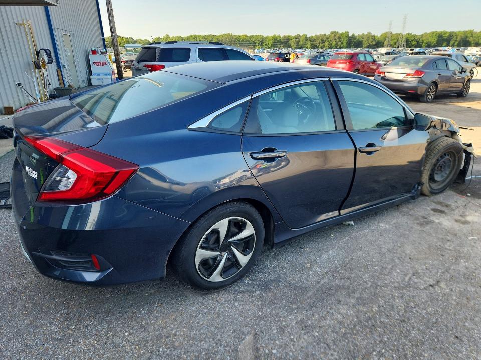 Photo 3 from auction – 2019 HONDA CIVIC with VIN 19XFC2F69KE045814