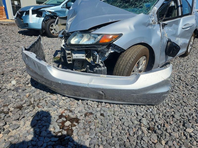 Photo 12 from auction – 2012 HONDA CIVIC with VIN 2HGFB2F55CH573903