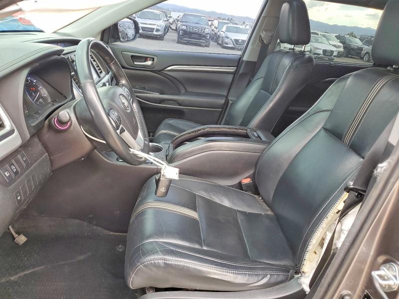 Photo 7 from auction – 2018 TOYOTA HIGHLANDER with VIN 5TDJZRFH8JS811328