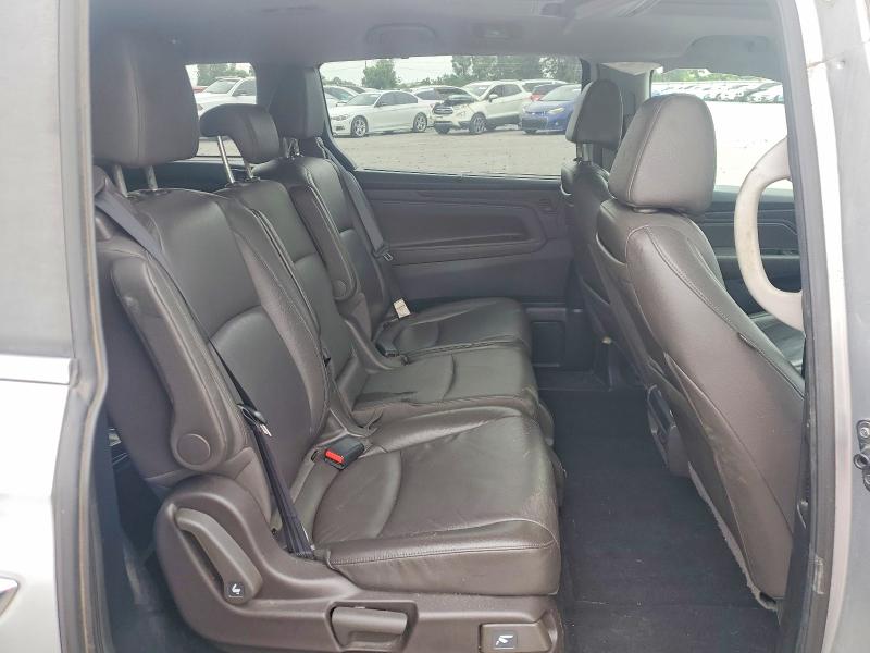 Photo 11 from auction – 2018 HONDA ODYSSEY with VIN 5FNRL6H72JB002399