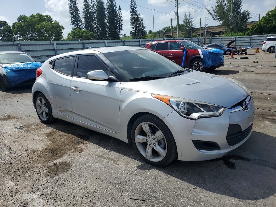 Photo 4 from auction – 2015 HYUNDAI VELOSTER with VIN KMHTC6AD1FU228546