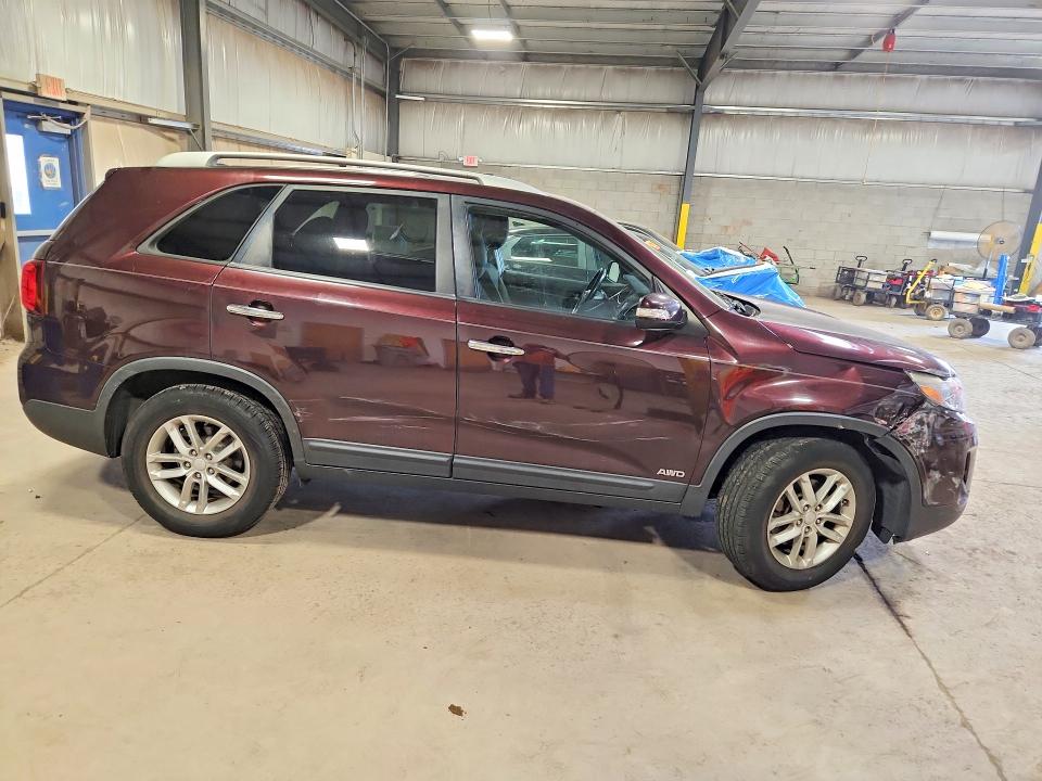 Photo 4 from auction – 2015 KIA SORENTO with VIN 5XYKTDA65FG551165