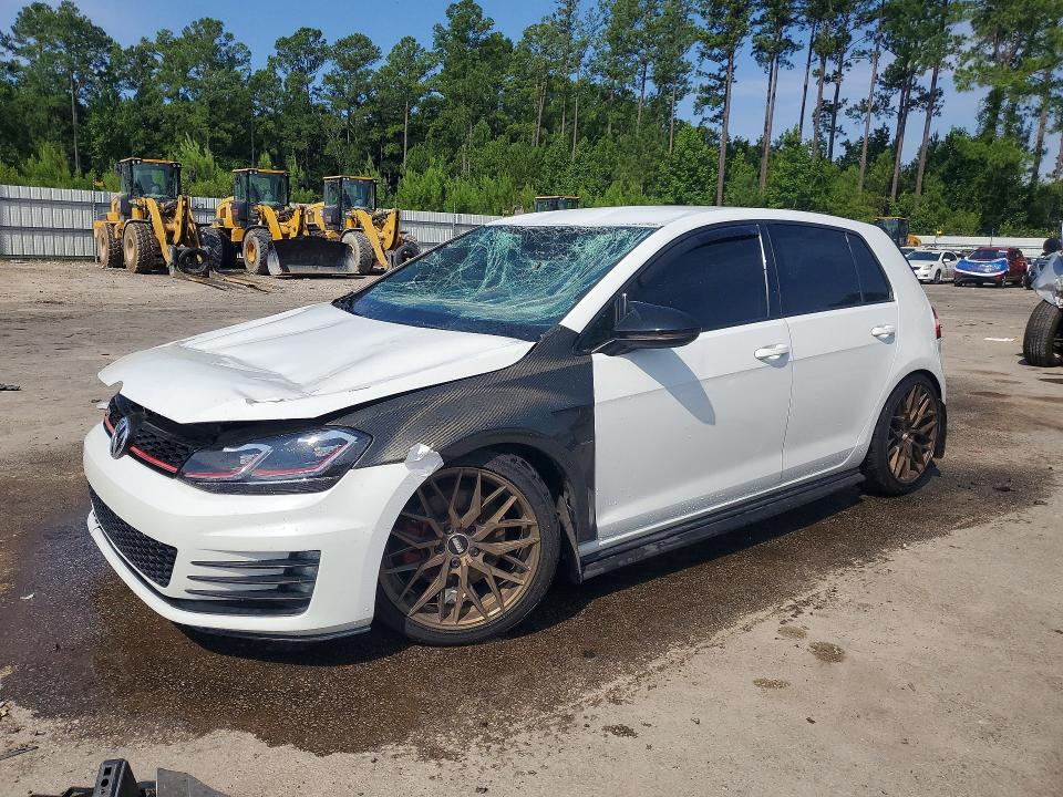 Photo 1 from auction – 2017 VOLKSWAGEN GTI with VIN 3VW4T7AU2HM062928