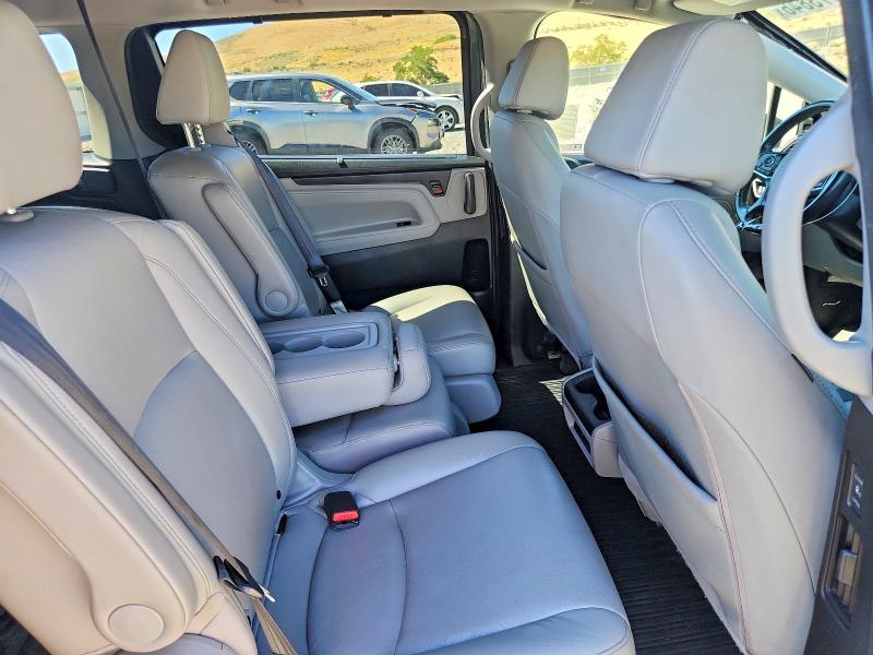 Photo 11 from auction – 2018 HONDA ODYSSEY with VIN 5FNRL6H71JB108262