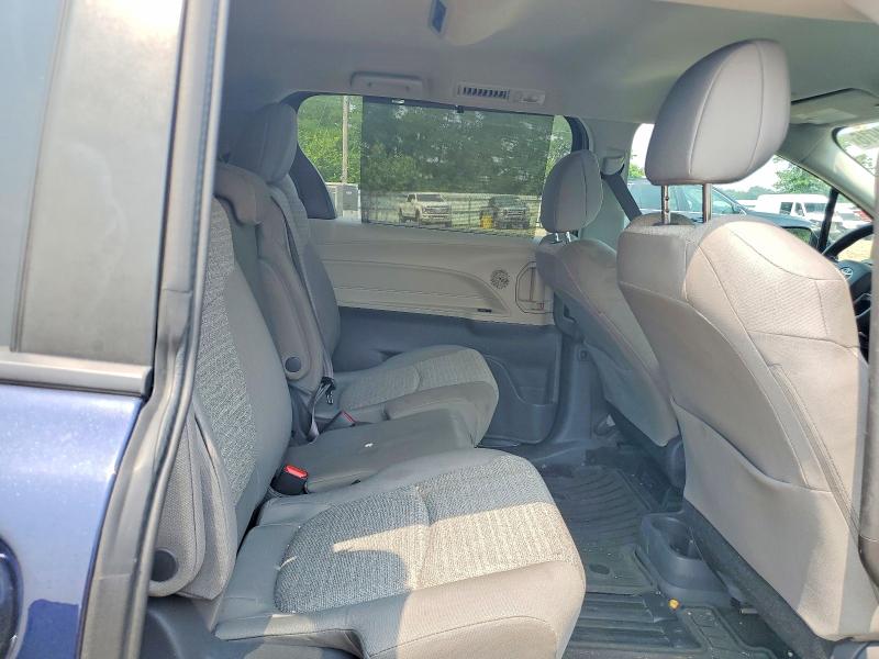 Photo 11 from auction – 2021 TOYOTA SIENNA with VIN 5TDKRKEC9MS018349