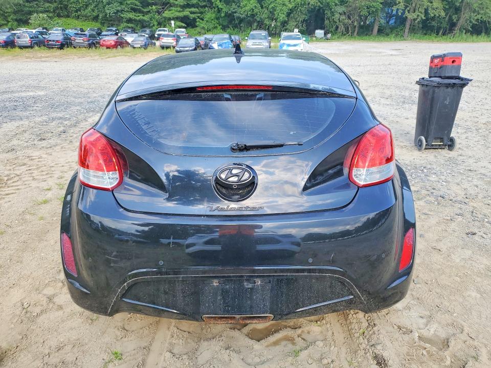 Photo 6 from auction – 2015 HYUNDAI VELOSTER with VIN KMHTC6AD1FU232290