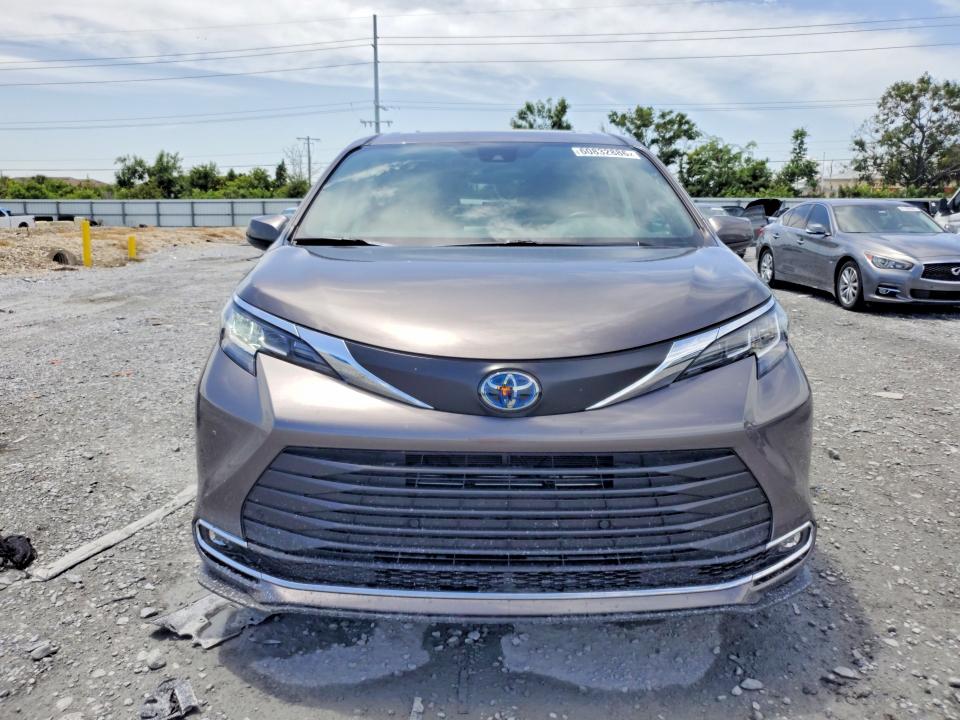 Photo 5 from auction – 2023 TOYOTA SIENNA with VIN 5TDYRKEC2PS176580