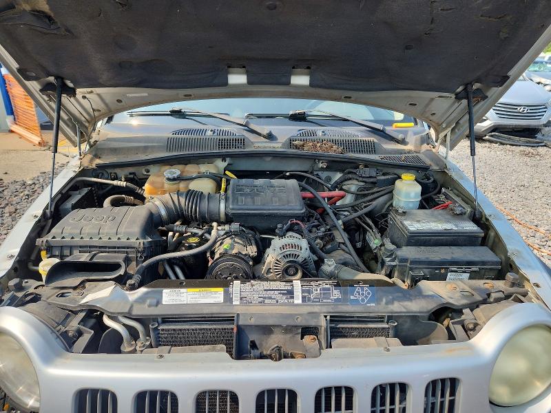 Photo 12 from auction – 2002 JEEP LIBERTY with VIN 1J4GL48K22W256248