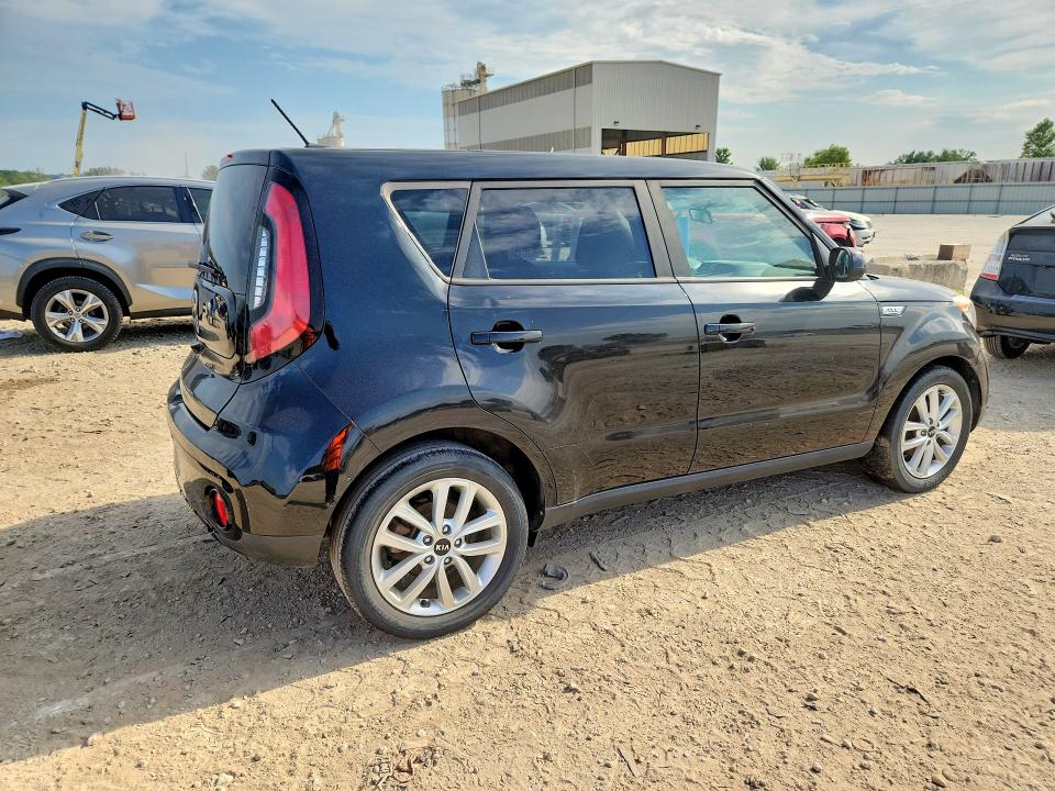 Photo 3 from auction – 2018 KIA SOUL with VIN KNDJP3A53J7535327