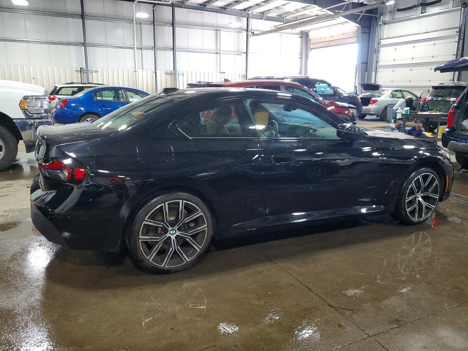 Foto 3 de la subasta – 2023 BMW 230XI con VIN 3MW33CM01P8D15922