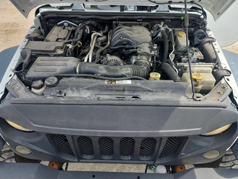 Снимка 12 от търг – 2016 JEEP WRANGLER UNLIMITED с VIN 1C4BJWDG6GL315555