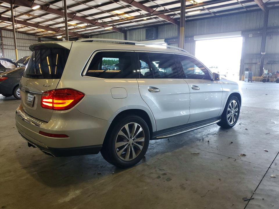 Photo 3 from auction – 2015 MERCEDES-BENZ GL with VIN 4JGDF6EE2FA451534