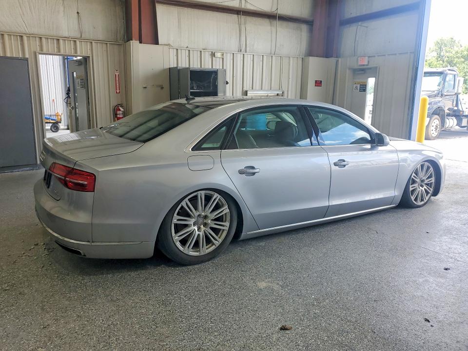 Photo 3 from auction – 2015 AUDI A8 with VIN WAU32AFD0FN029353