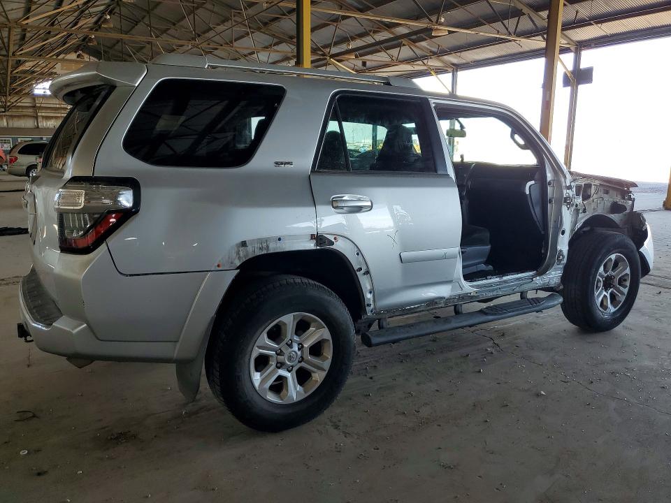 Photo 3 from auction – 2018 TOYOTA 4RUNNER with VIN JTEZU5JR5J5174040