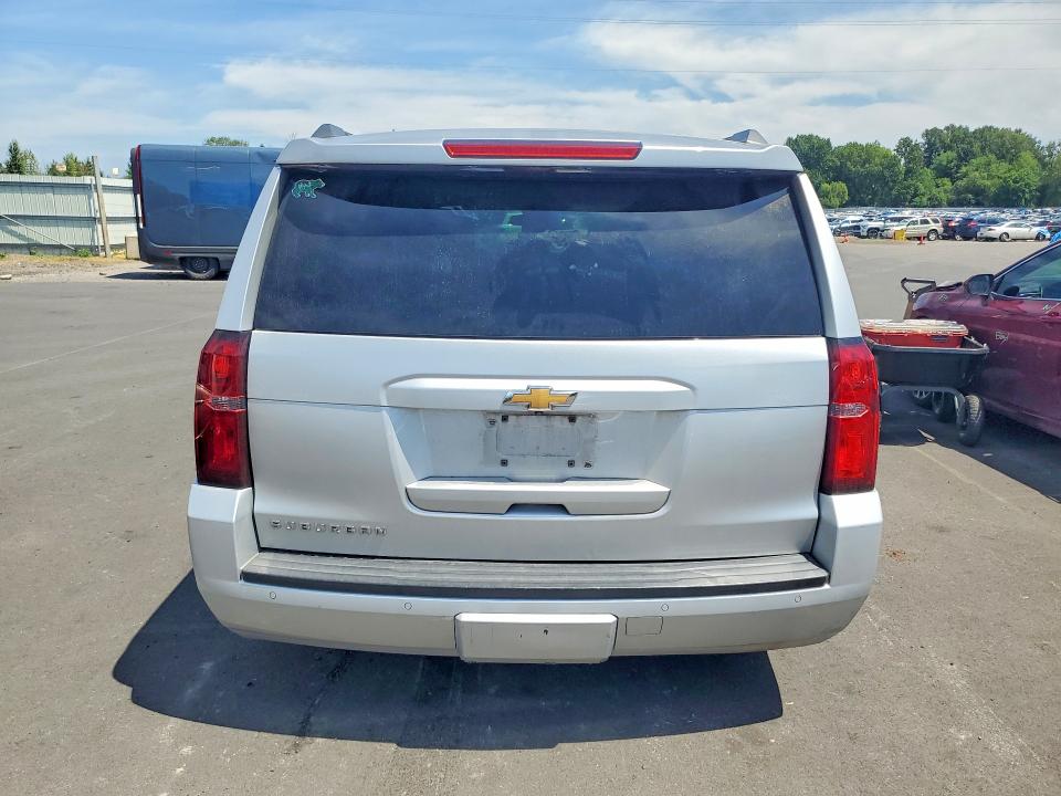 Photo 6 from auction – 2015 CHEVROLET SUBURBAN with VIN 1GNSKJKC5FR692980
