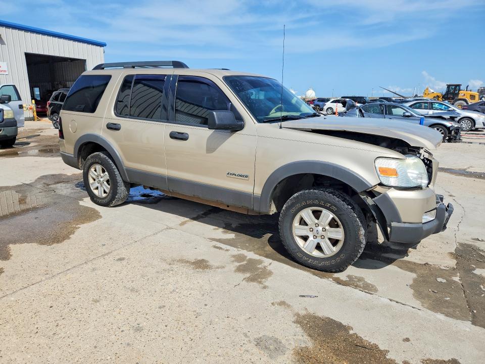 Photo 4 from auction – 2006 FORD EXPLORER with VIN 1FMEU73846UA76273