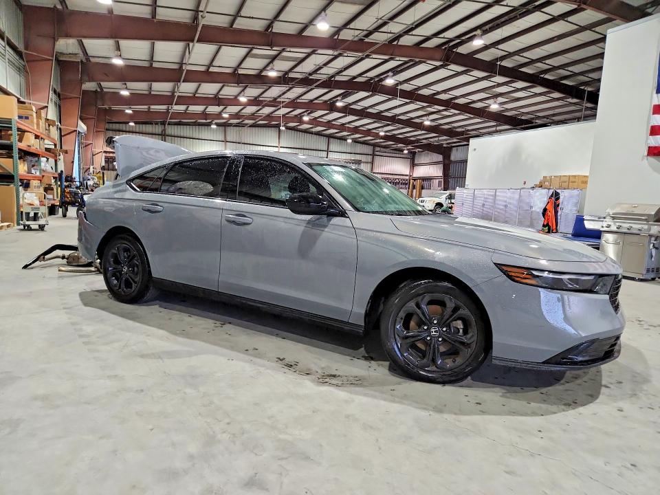 Photo 4 from auction – 2025 HONDA ACCORD with VIN 1HGCY1F49SA045328