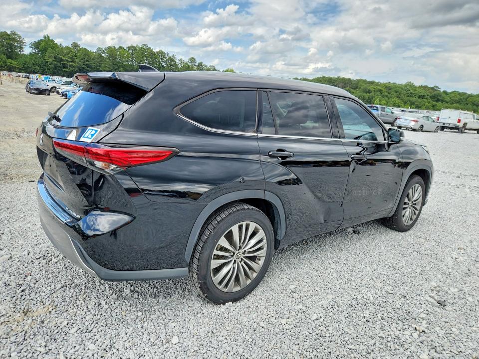 Photo 3 from auction – 2020 TOYOTA HIGHLANDER with VIN 5TDFZRAH6LS021347