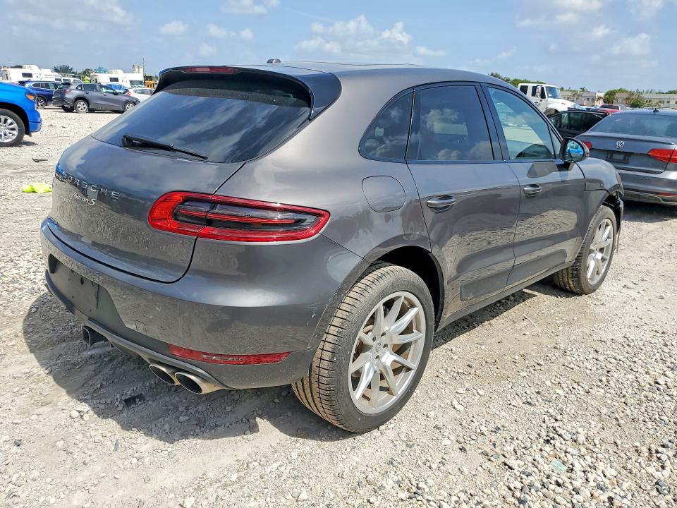 Photo 3 from auction – 2016 PORSCHE MACAN with VIN WP1AB2A55GLB40847