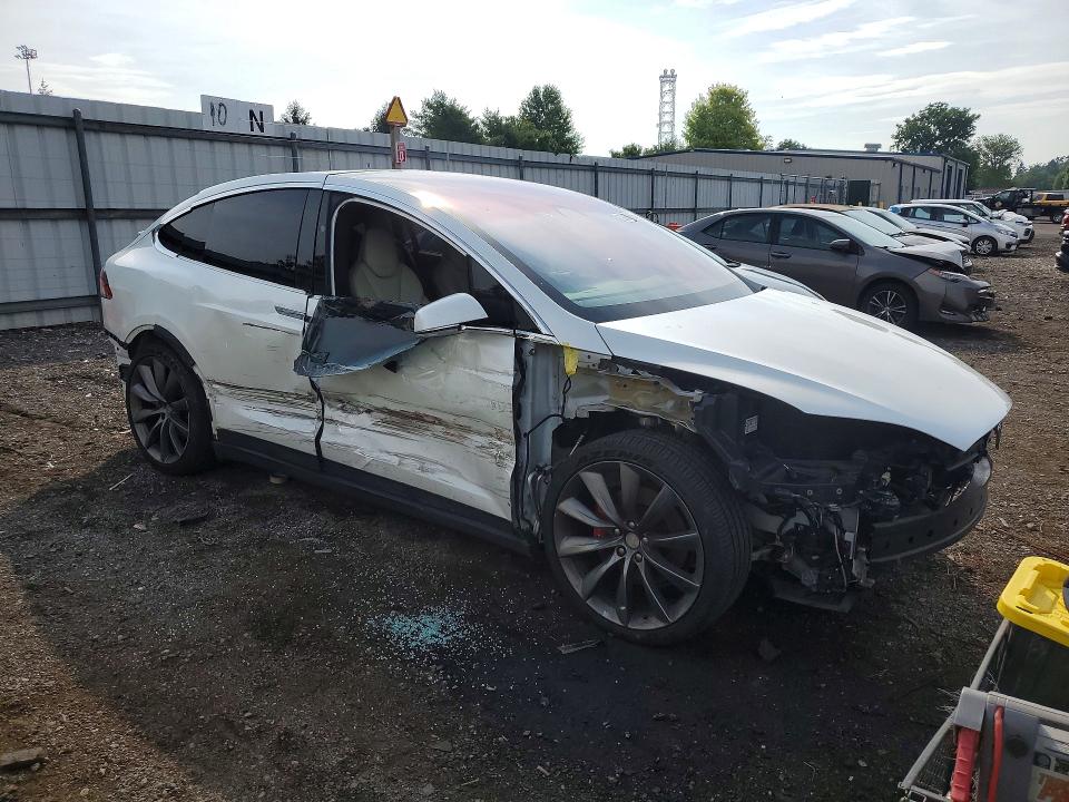 Photo 4 from auction – 2019 TESLA MODEL X with VIN 5YJXCBE4XKF200269