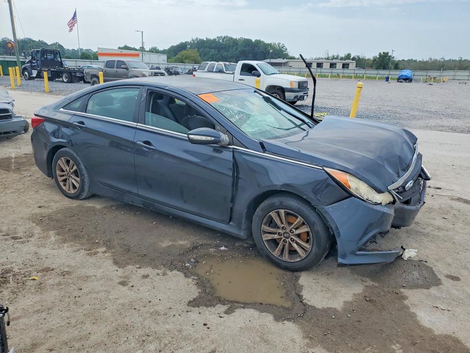 Photo 4 from auction – 2014 HYUNDAI SONATA with VIN 5NPEB4AC1EH847670