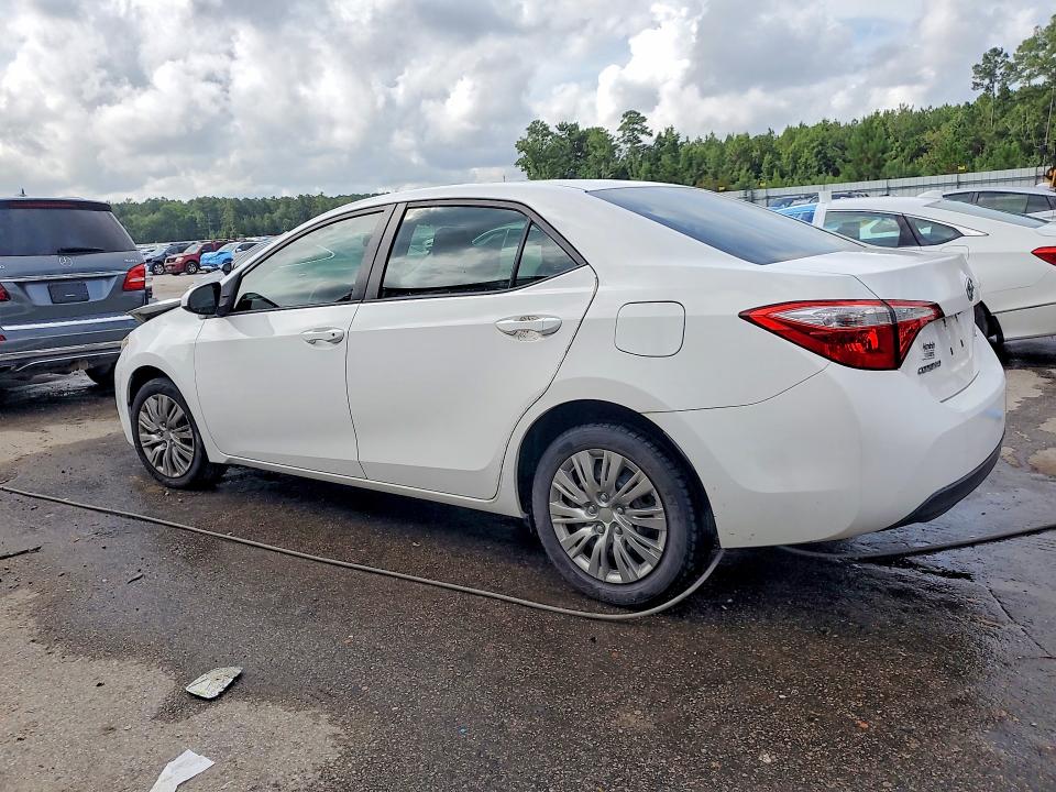 Photo 2 from auction – 2015 TOYOTA COROLLA with VIN 2T1BURHEXFC406657