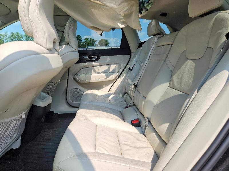 Photo 10 from auction – 2021 VOLVO XC60 with VIN YV4102DK6M1886835