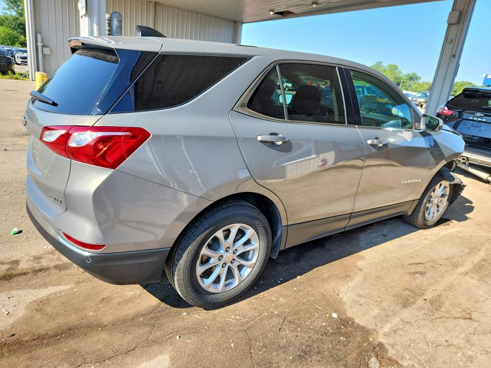 Photo 3 from auction – 2018 CHEVROLET EQUINOX with VIN 3GNAXSEV9JS579166