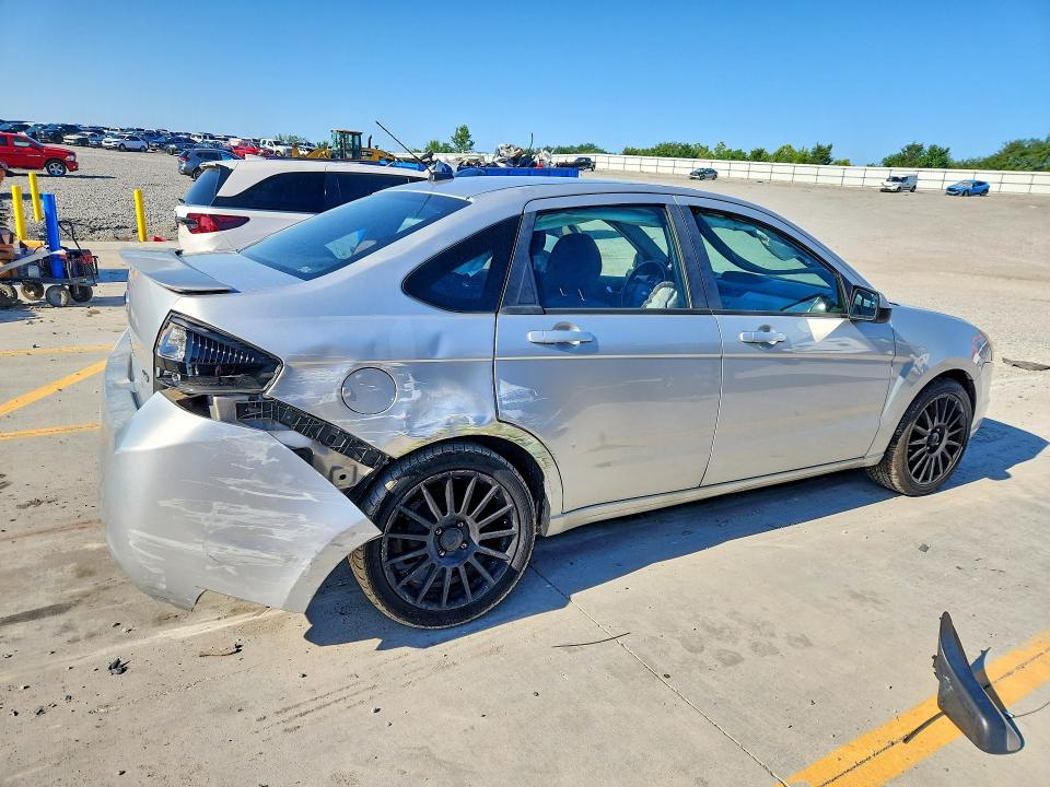 Photo 3 from auction – 2010 FORD FOCUS with VIN 1FAHP3GNXAW180836