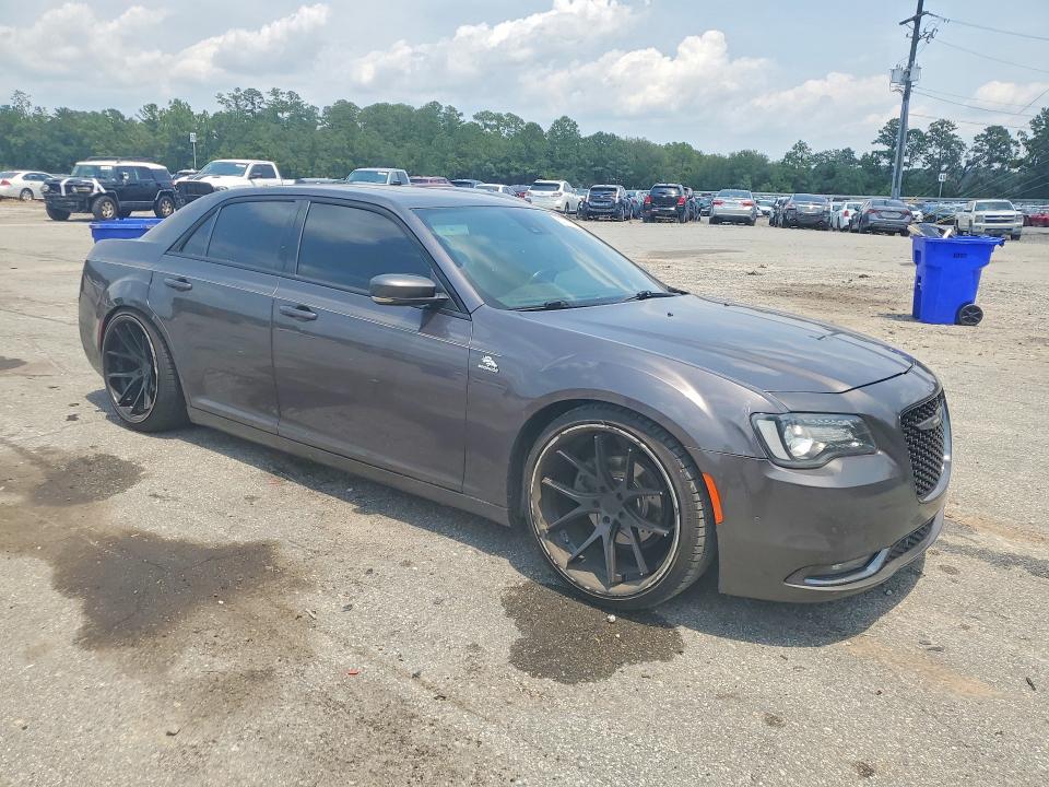 Photo 4 from auction – 2017 CHRYSLER 300 with VIN 2C3CCABG4HH647100