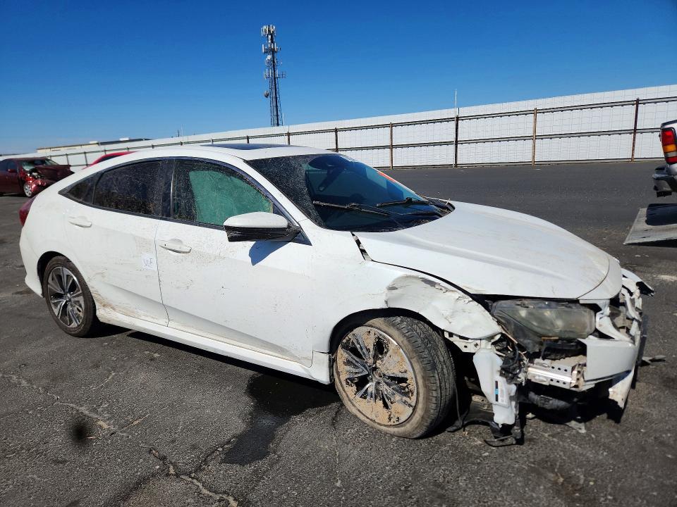 Photo 4 from auction – 2016 HONDA CIVIC with VIN 2HGFC1F40GH637480