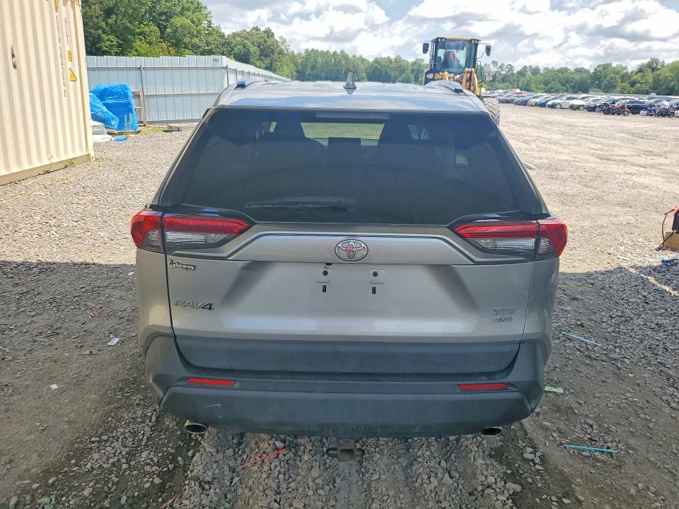 Photo 6 from auction – 2020 TOYOTA RAV4 with VIN 2T3P1RFV7LW098169