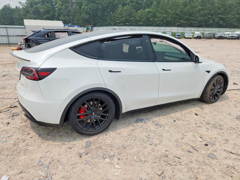 Фото 3 с аукциона – 2021 TESLA MODEL Y с VIN 5YJYGDEF5MF251753