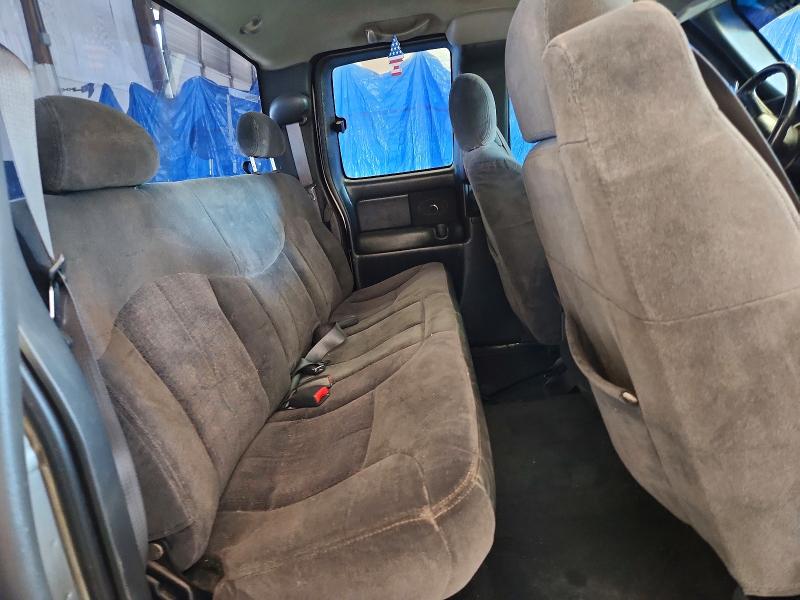 Photo 10 from auction – 2001 CHEVROLET SILVERADO with VIN 1GCHK29141E305445